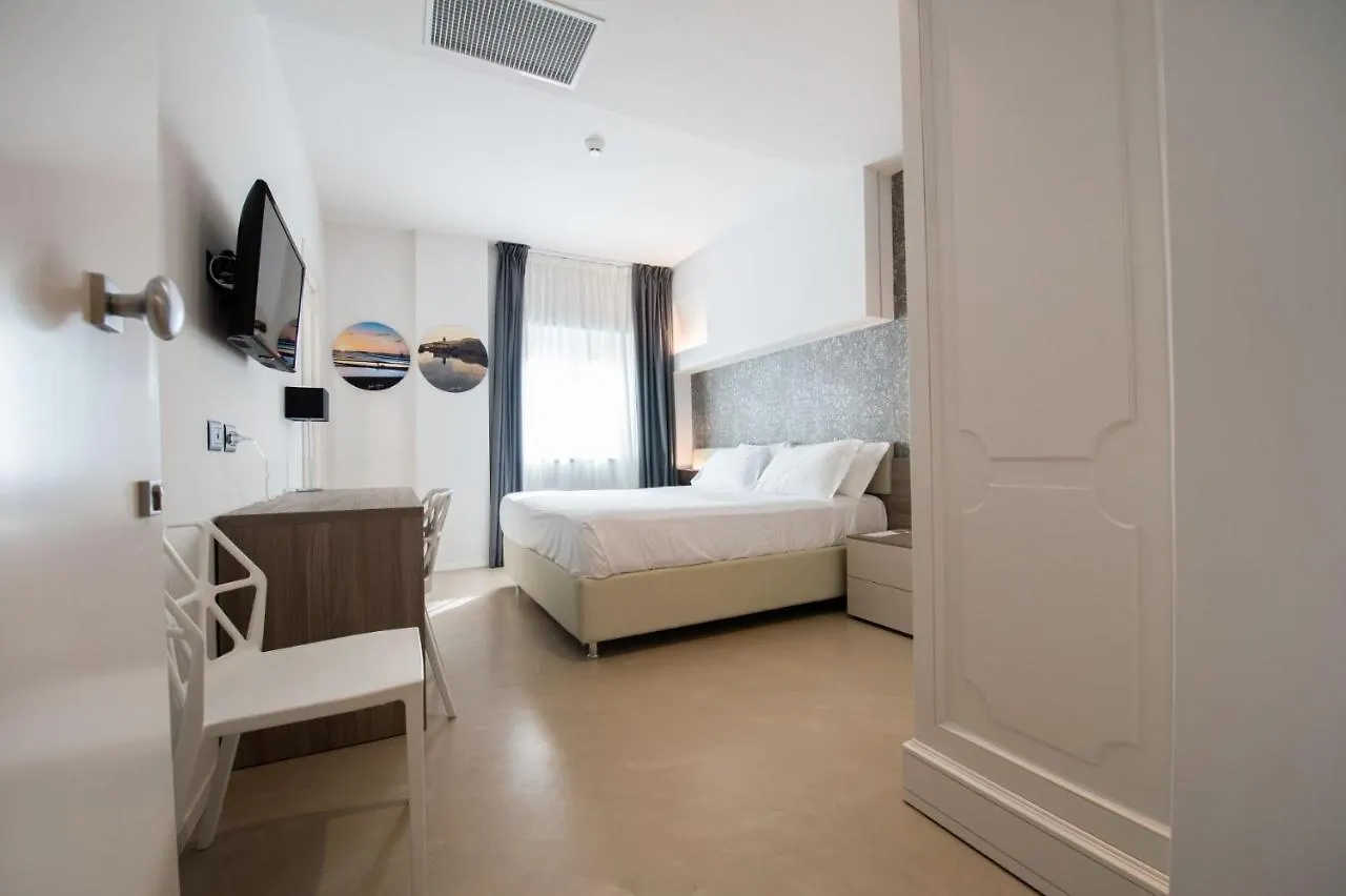 Grand Hotel Faraglioni Aci Trezza 4*,