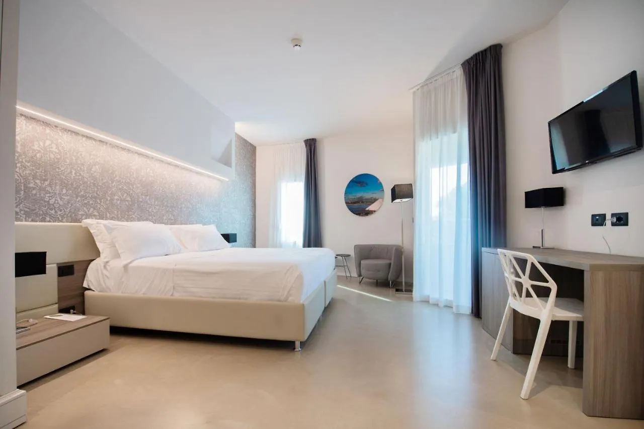 Grand Hotel Faraglioni Aci Trezza 4*,