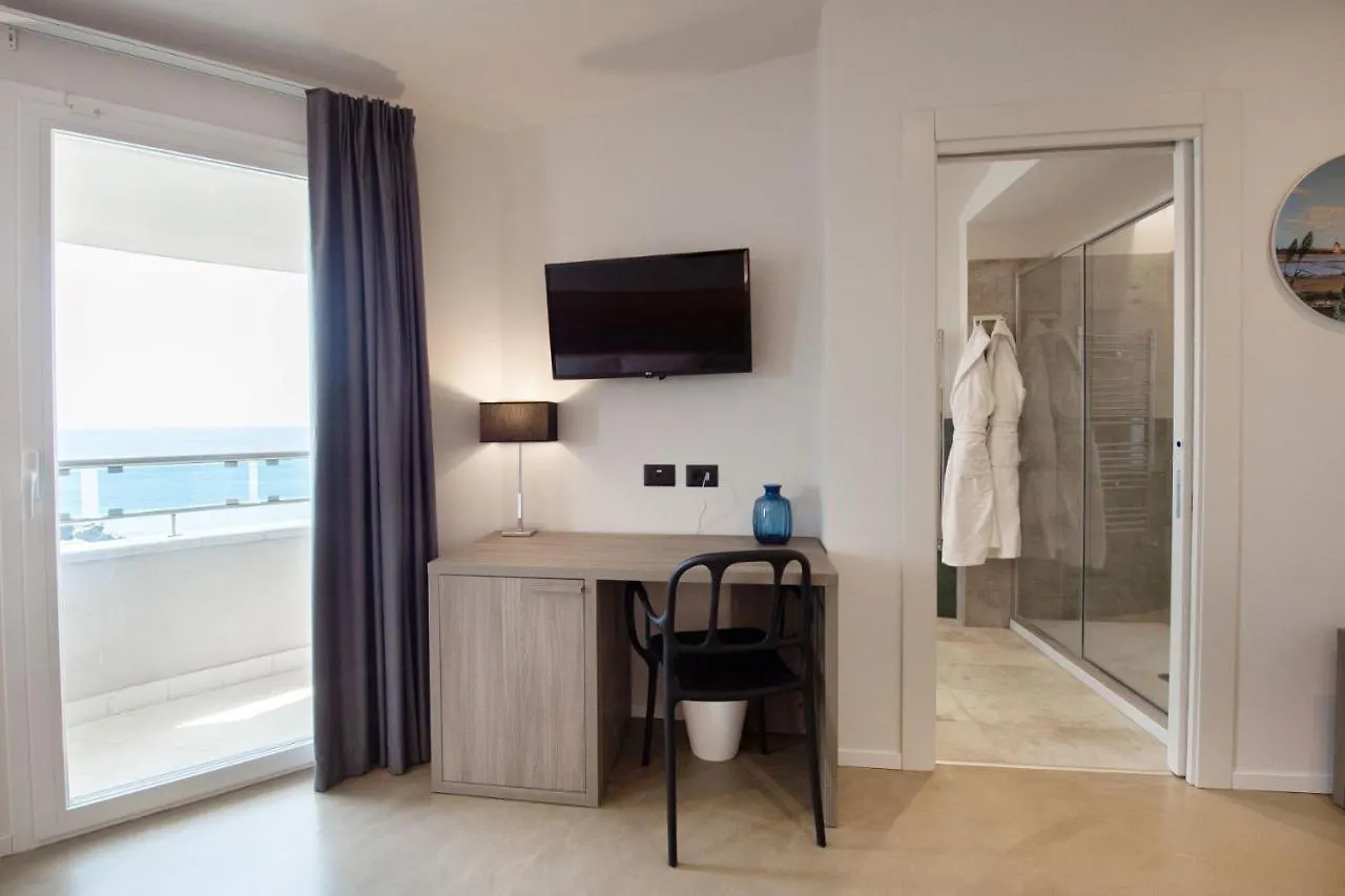 Grand Hotel Faraglioni Aci Trezza 4*,