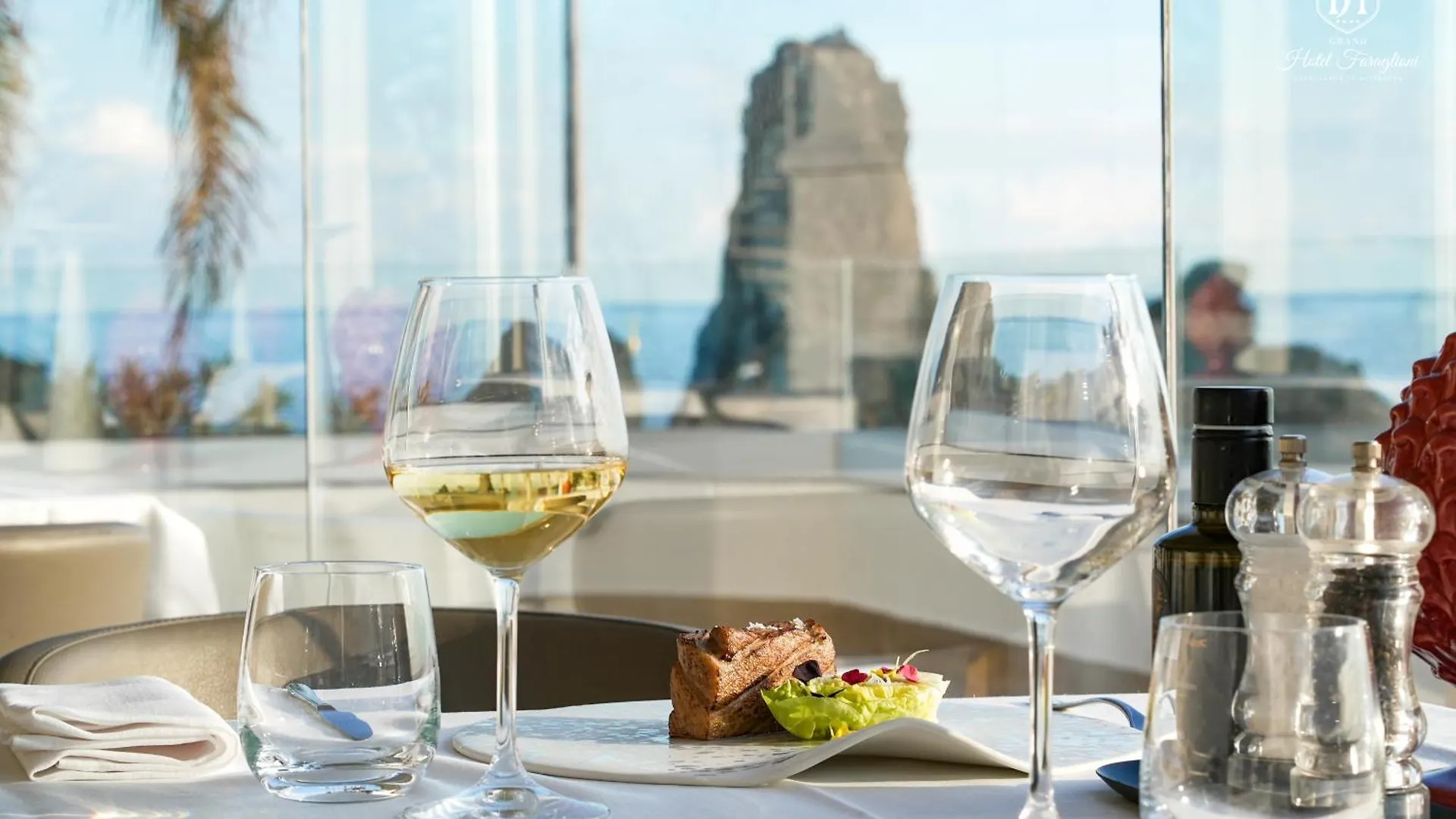 Grand Hotel Faraglioni Aci Trezza 4*,