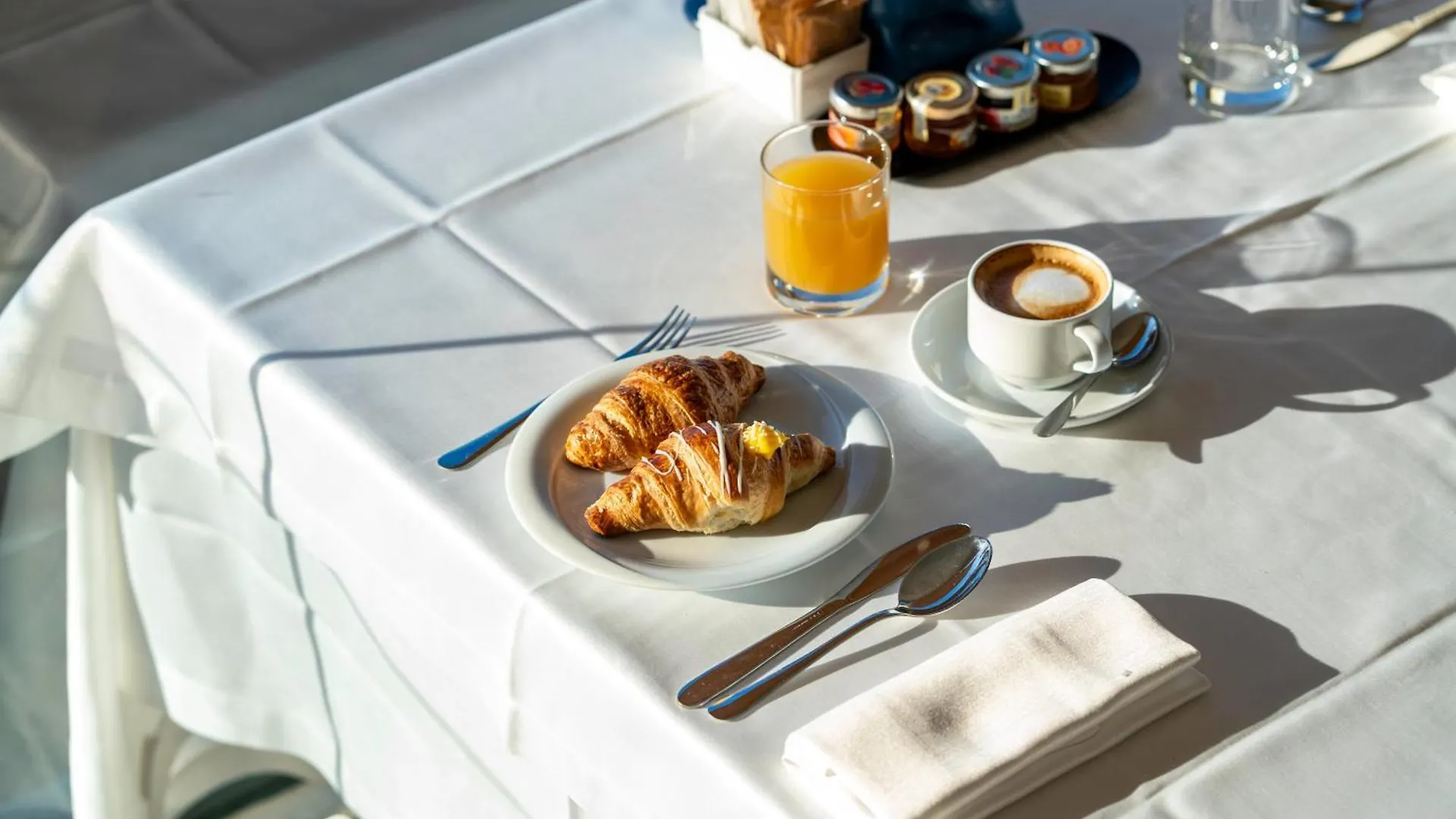 Grand Hotel Faraglioni 아찌트라자