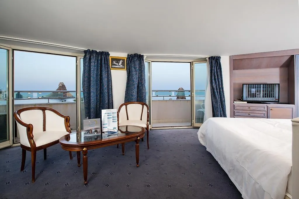 Grand Hotel Faraglioni Aci Trezza 4*,