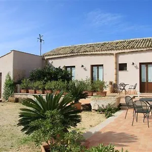 Farm stay Baglio Donna Santa, Dattilo